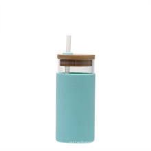 Bouteille d&#39;eau potable en verre de douille de silicone de couvercle en bambou de la meilleure vente de 20OZ avec la paille